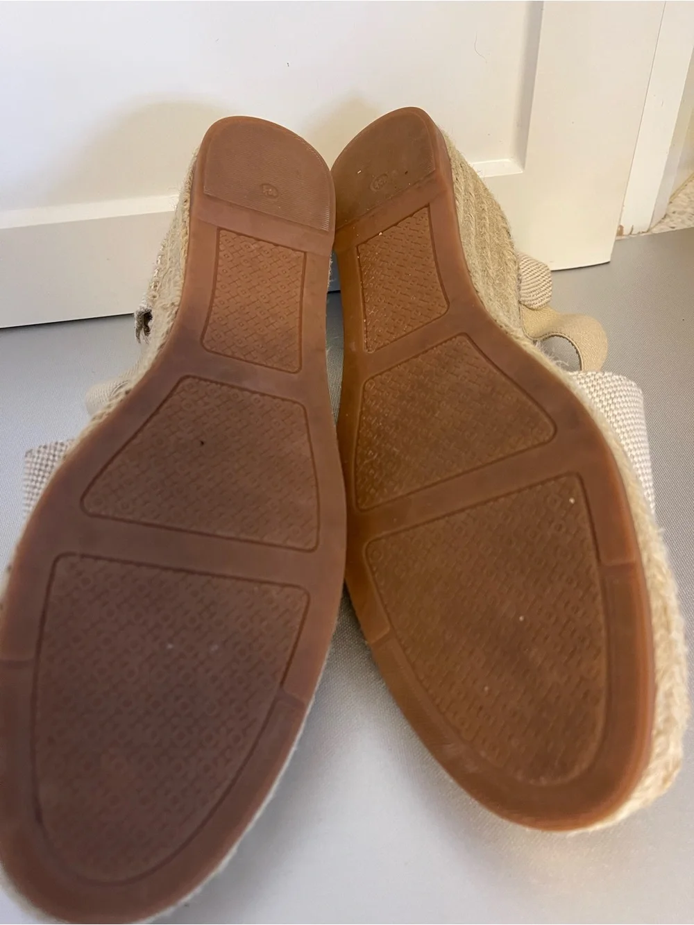 Tory Burch Beige Catalina 3 Espadrille Wedge Sandals Sz 10.5